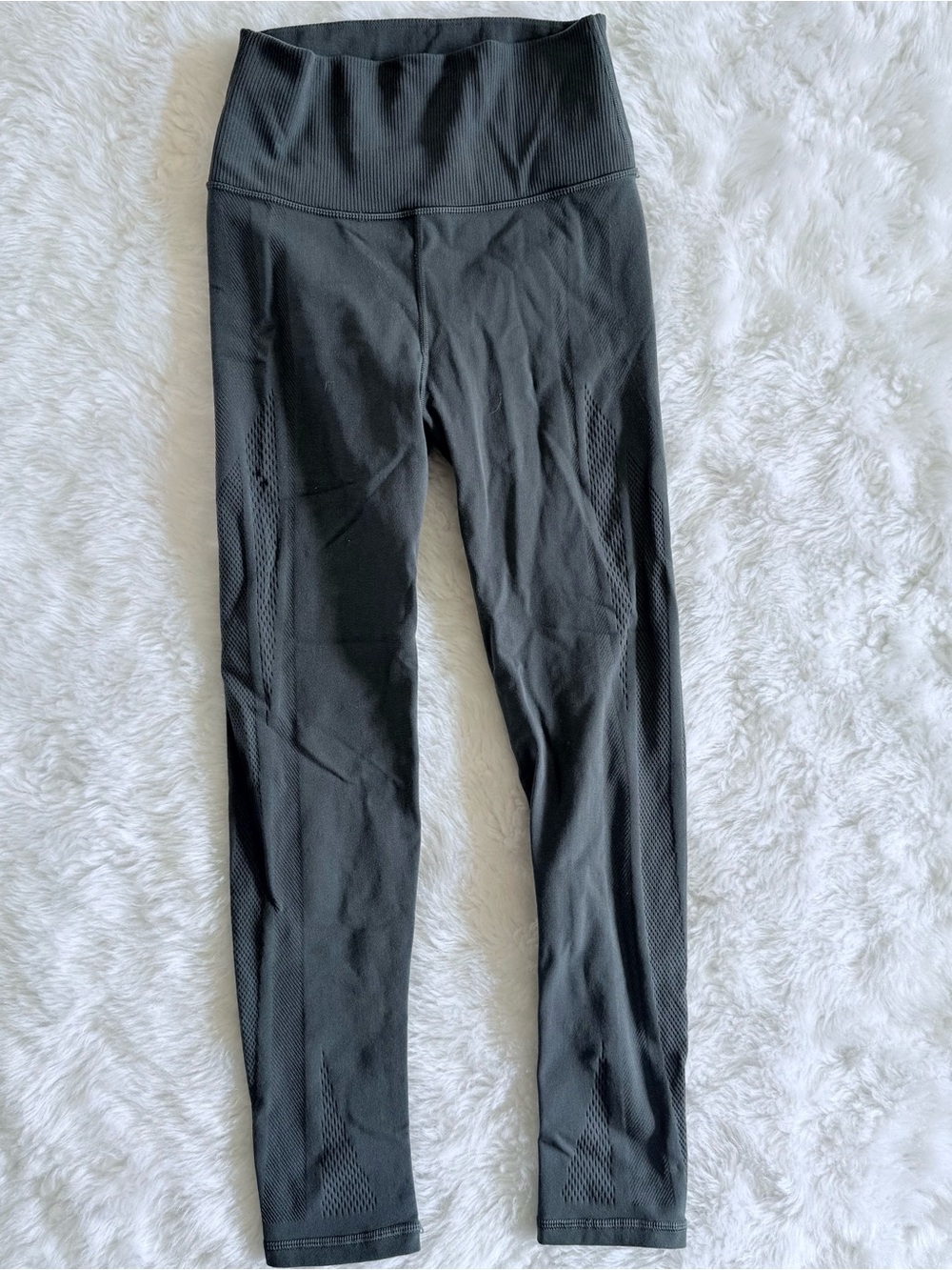 Athleta perforated high waist stretch olive green leggings size S/M